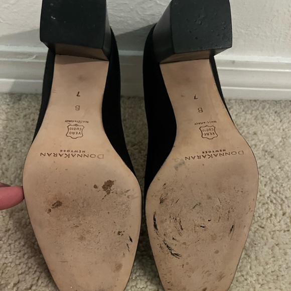 Donna Karan Classic Block Heel - Picture 2 of 4